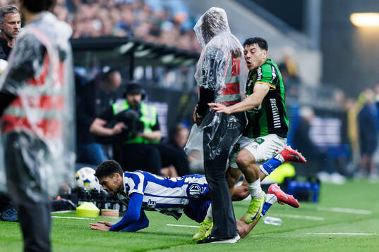 GAISs Matteo de Brienne och IFK Göteborgs Thomas Santos