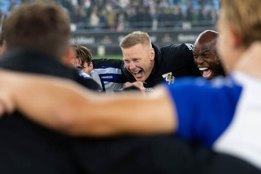 IFK Göteborgs tränare Stefan Billborn jublar