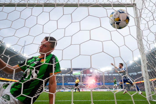 IFK Göteborgs Kolbeinn Thordarson (ej i bild) skjuter 0-1