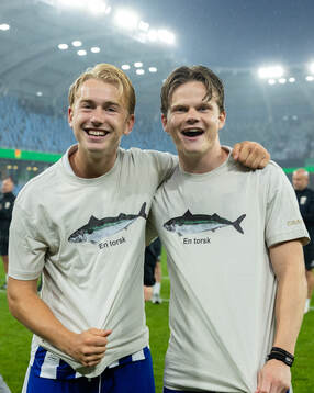 IFK Göteborgs Noah Tolf och Kolbeinn Thordarson  jublar