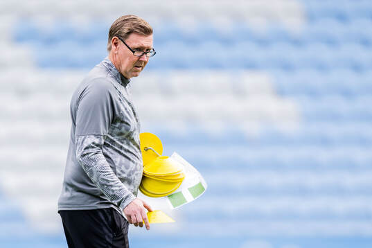 Assistant coach Peter Wettergren
