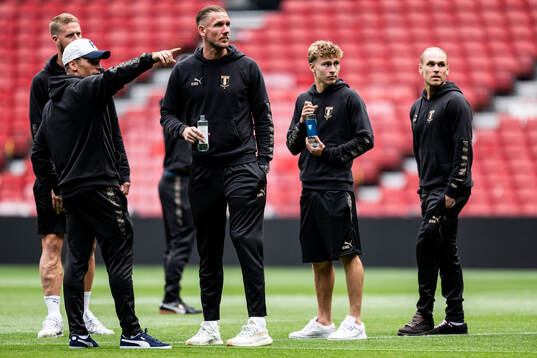 Jens Stryger Larsen, goalkeeper Robin Olsen, Hugo Bolin and