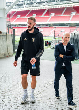 Pontus Jansson and head coach Henrik Rydström of Malmö FF