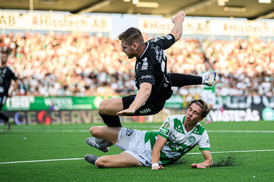 Örebros Dino Salihovic och Västerås Max Larsson