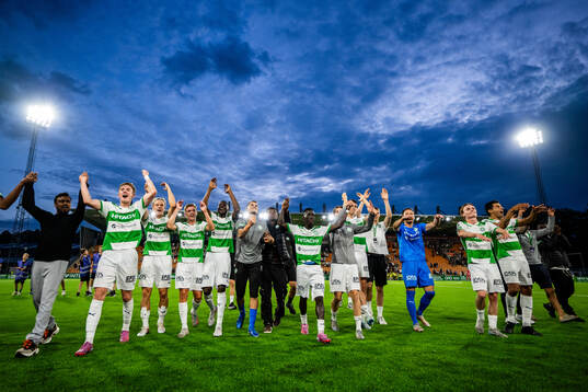 Västerås spelare jublar