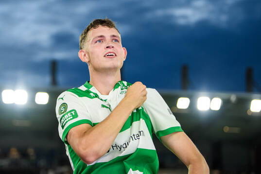 Västerås Mikkel Ladefoged jublar