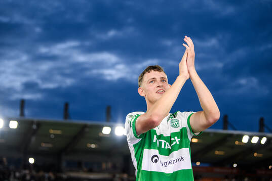 Västerås Mikkel Ladefoged jublar