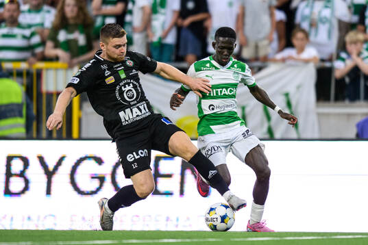 Örebros Dino Salihovic och Västerås Mamadou Ousmane