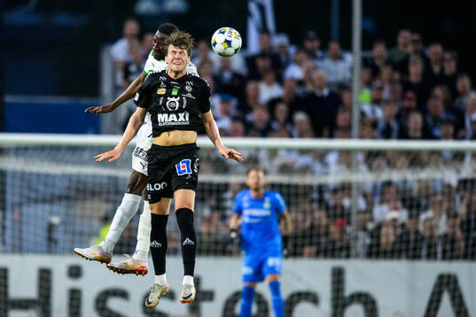 Västerås Frederic Nsabiyumva och Örebros John Stenberg
