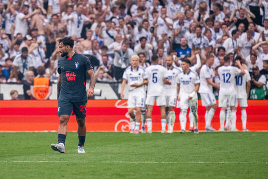 Sead Haksabanovic of Malmö FF looks dejected