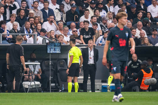 Referee José María Sánchez VAR a possible penalty for of