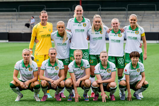 Hammarbys spelare ställer upp på en lagbild
