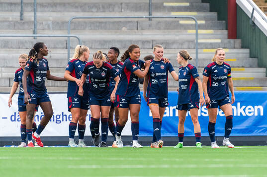 Rosengårds Thea Sørbo jublar med lagkamrater