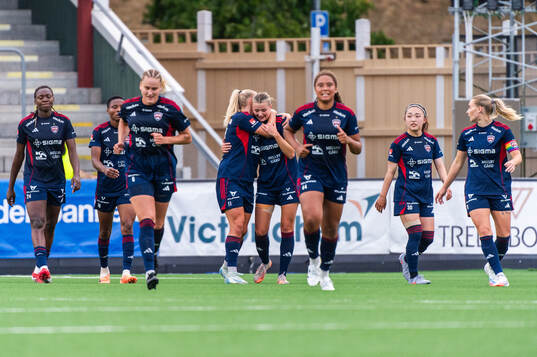 Rosengårds Thea Sørbo jublar med lagkamrater
