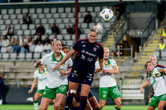 Rosengårds Elli Pikkujämsä och Hammarbys Emilie Bragstad