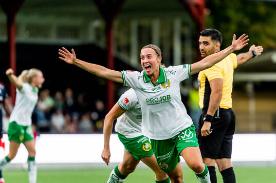 Hammarbys Vilma Emilia Koivisto jublar