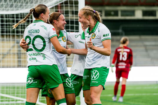 Hammarbys Vilma Emilia Koivisto jublar