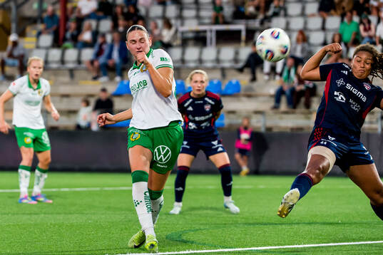 Hammarbys Vilde Hasund och Rosengårds Jo-Anne Agbor Tataw