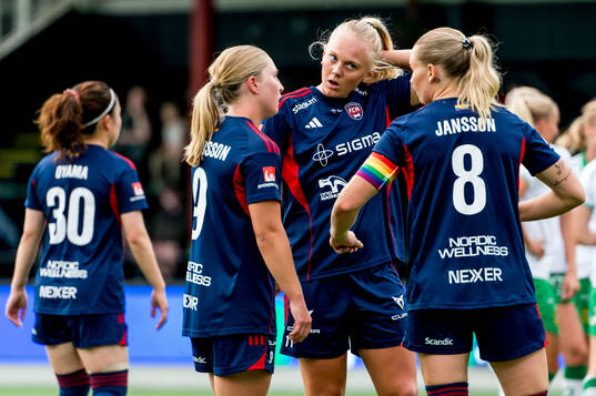 Rosengårds Hanna Andersson, Molly Johansson och Emma