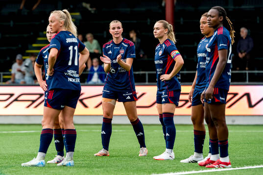 Rosengårds Emma Jansson och spelare deppar