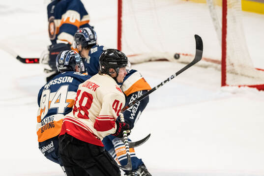 Malmö Redhawks Lauri Pajuniemi jublar