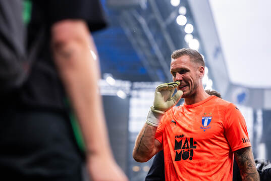 Robin Olsen of Malmö FF looks dejected