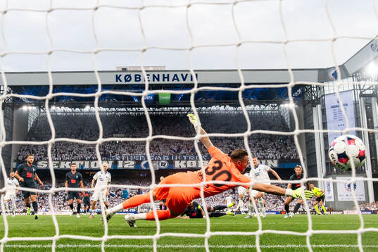 Mohamed Elyounoussi of FC Copenhagen scores the 3-0 goal
