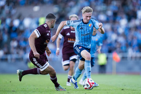 FC Järfällas Naram-Sin Akdemir och Djurgårdens Bo Hegland