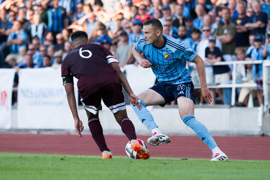 FC Järfällas Peter Saweris och Djurgårdens Piotr