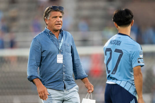 Djurgårdens sportchef Bosse Andersson och Keita Kosugi