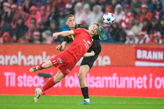 Saevar Atli Magnusson of Brann and Olle Samuelsson of