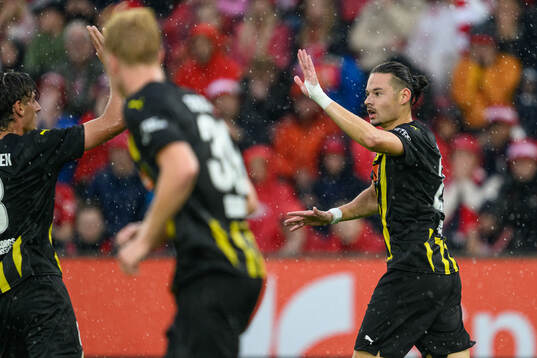 Amor Layouni of Häcken celebrates