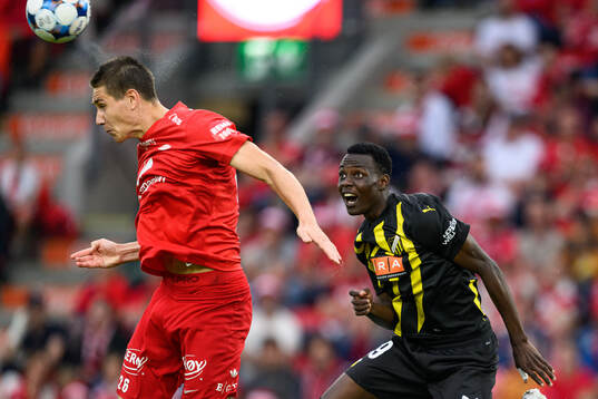 Eiving Helland of Brann and John Paul Dembe of Häcken