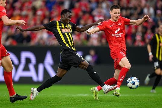 John Paul Dembe of Häcken and Joachim Soltvedt of Brann