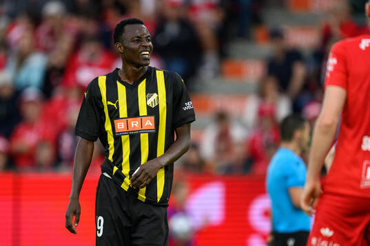 John Paul Dembe of Häcken looks dejected