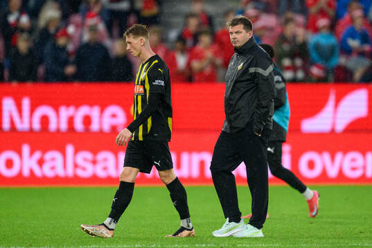 Julius Lindberg and coach Jens Gustafsson of Häcken look