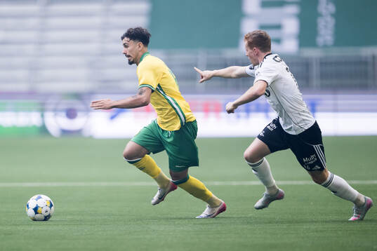 Sebastian Tounekti of Hammarby and Aslak Fonn Witry of