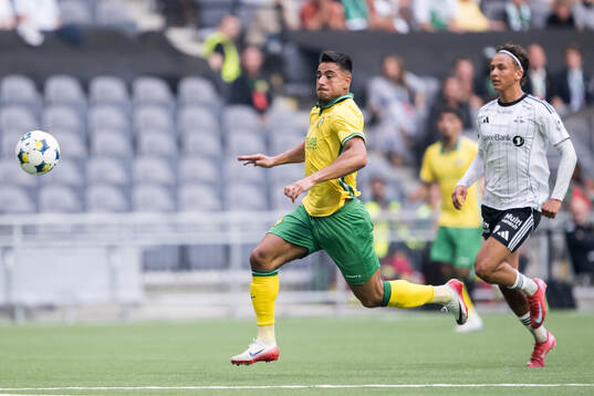 Jusef Erabi of Hammarby and Adrian Pereira of Rosenborg