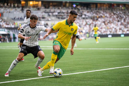 Thomas Nemcik of Rosenborg and Jusef Erabi of Hammarby