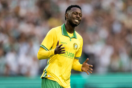 Shaquille Pinas of Hammarby looks dejected