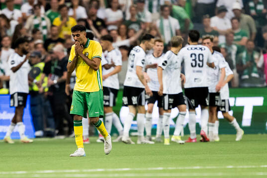 Montader Madjed of Hammarby looks dejected