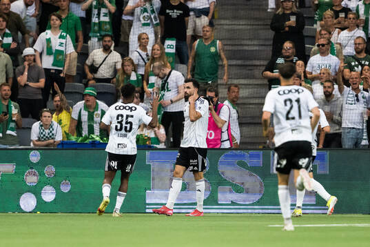 Dino Islamovic of Rosenborg celebrates