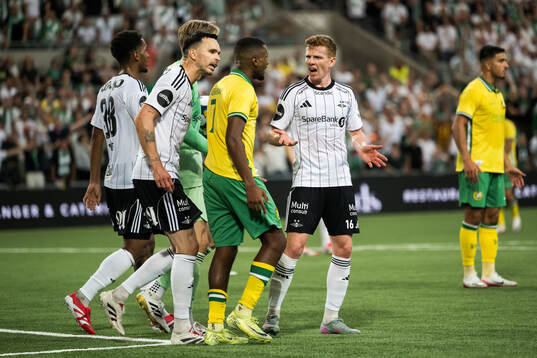 Ole Selnæs and Aslak Fonn Witry of Rosenborg and Paulos