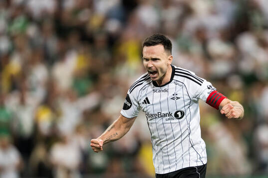 Ole Selnæs of Rosenborg celebrates
