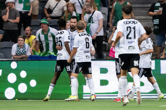 Dino Islamovic of Rosenborg celebrates