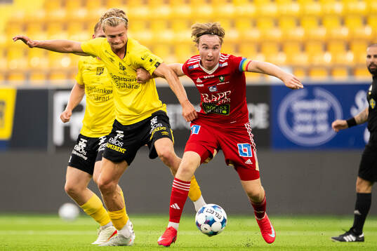 Elfsborgs Karl Ivarsson Persson och Skövde AIKs Elias