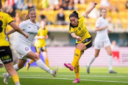 Jitexs Josefine Eklund och Elfsborgs Izabella Bergström