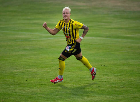 IFK Hässleholms Alexander Sjöström har gjort 2-0 och