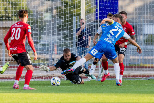 Trelleborgs målvakt Victor Astor och Oddevolds Alexander