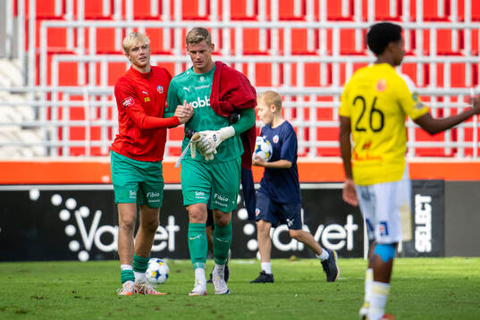 Helsingborgs målvakt Johan Brattberg och Emil Rådahl